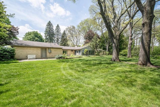 2800 Tewksbury Drive, Troy, MI 48098