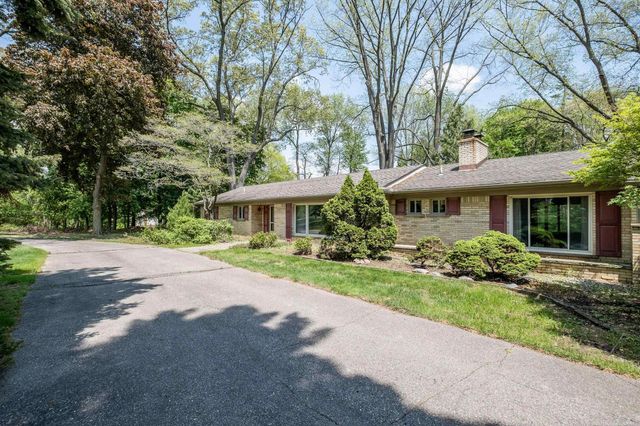 2800 Tewksbury Drive, Troy, MI 48098