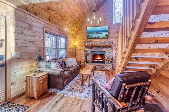 84 Luke Lane, Mineral Bluff, GA 30559