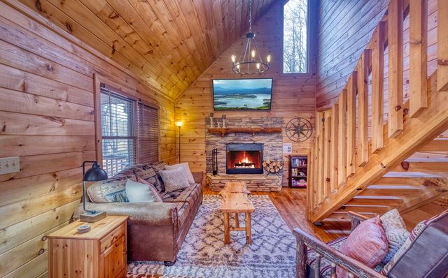 84 Luke Lane, Mineral Bluff, GA 30559