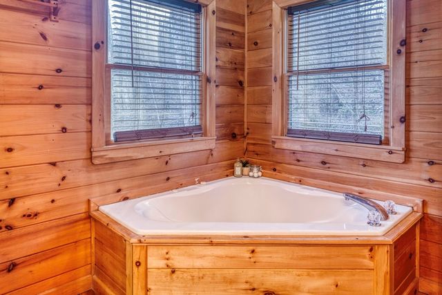 84 Luke Lane, Mineral Bluff, GA 30559