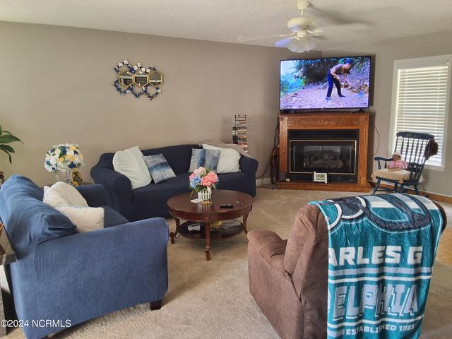 707 Blue Jean Road, Whiteville, NC 28472