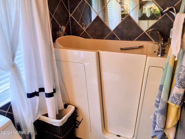 707 Blue Jean Road, Whiteville, NC 28472