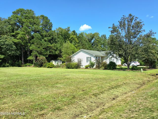 707 Blue Jean Road, Whiteville, NC 28472