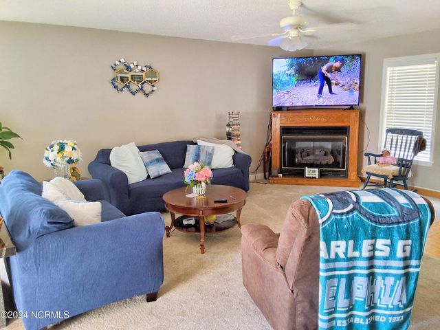 707 Blue Jean Road, Whiteville, NC 28472