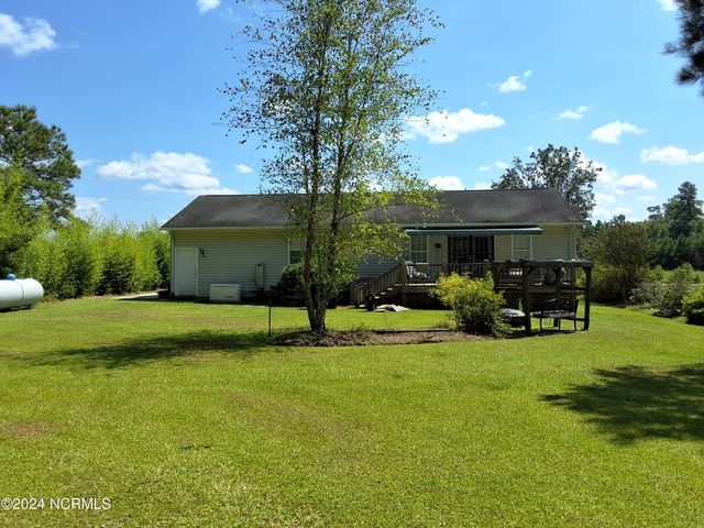 707 Blue Jean Road, Whiteville, NC 28472