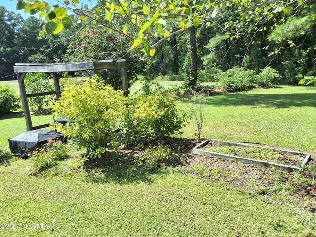 707 Blue Jean Road, Whiteville, NC 28472