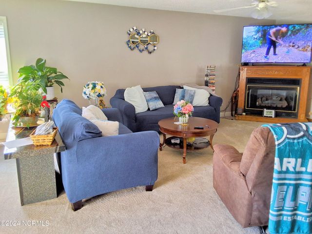 707 Blue Jean Road, Whiteville, NC 28472