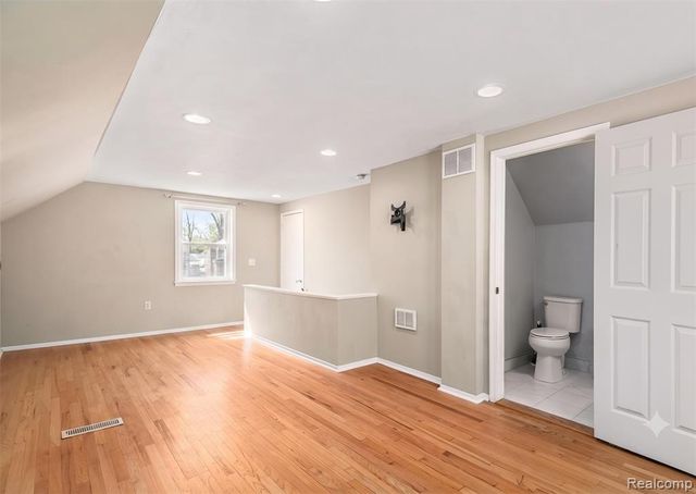 633 N Dorchester Road, Royal Oak, MI 48067