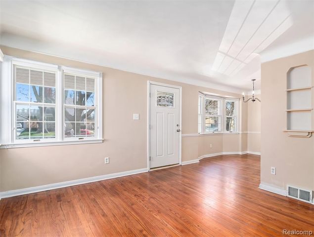 633 N Dorchester Road, Royal Oak, MI 48067