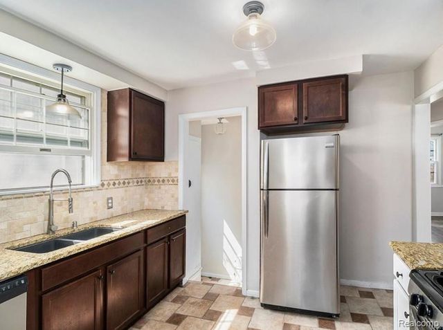 633 N Dorchester Road, Royal Oak, MI 48067