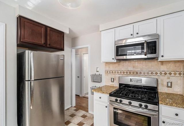 633 N Dorchester Road, Royal Oak, MI 48067