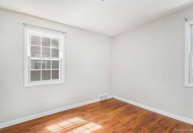 633 N Dorchester Road, Royal Oak, MI 48067