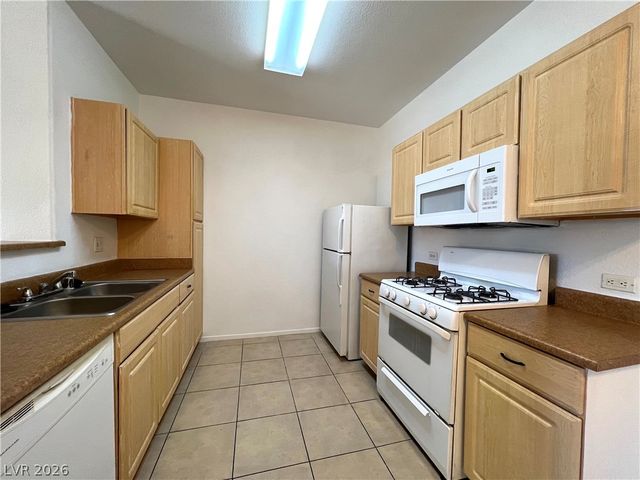 8250 North Grand Canyon Drive 2018, Las Vegas, NV 89166