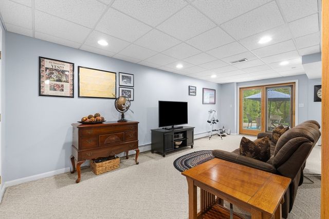 59 Stoney Hill Rd, Shrewsbury, MA 01545