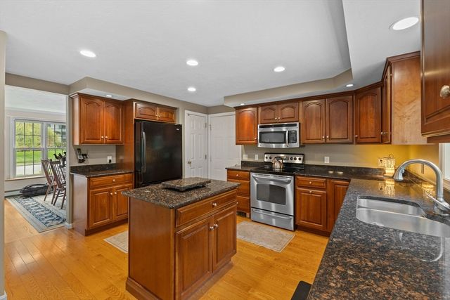 59 Stoney Hill Rd, Shrewsbury, MA 01545