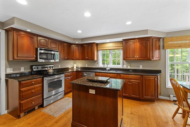 59 Stoney Hill Rd, Shrewsbury, MA 01545