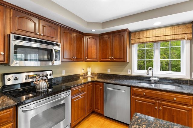 59 Stoney Hill Rd, Shrewsbury, MA 01545