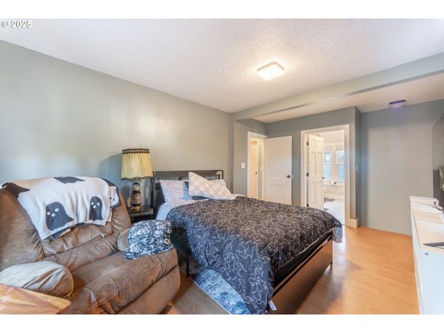 745 Ne 16TH St, Salem, OR 97301