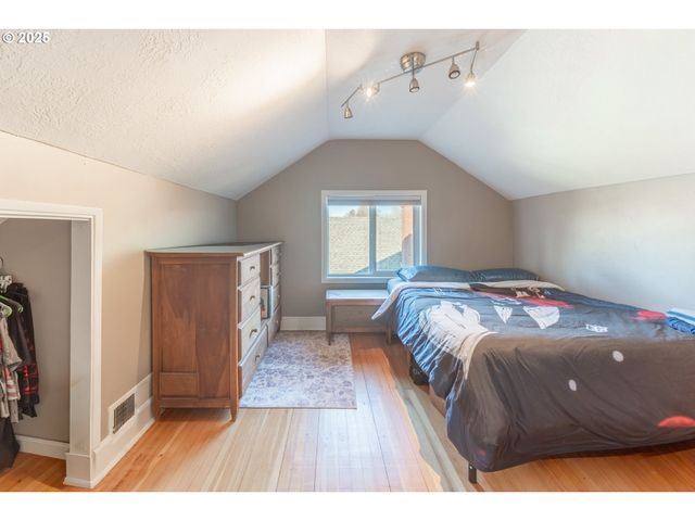 745 Ne 16TH St, Salem, OR 97301