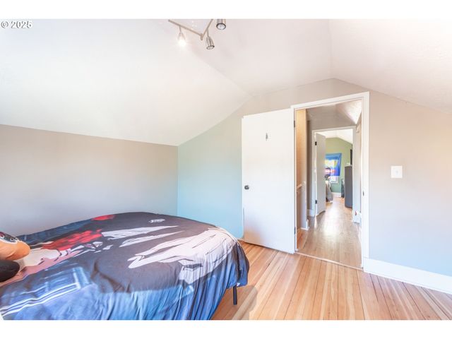 745 Ne 16TH St, Salem, OR 97301