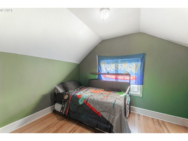 745 Ne 16TH St, Salem, OR 97301