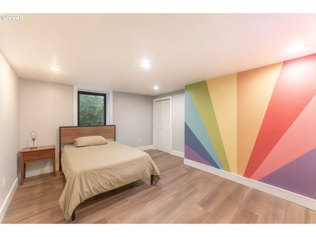 745 Ne 16TH St, Salem, OR 97301