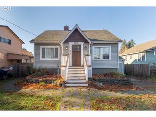 745 Ne 16TH St, Salem, OR 97301