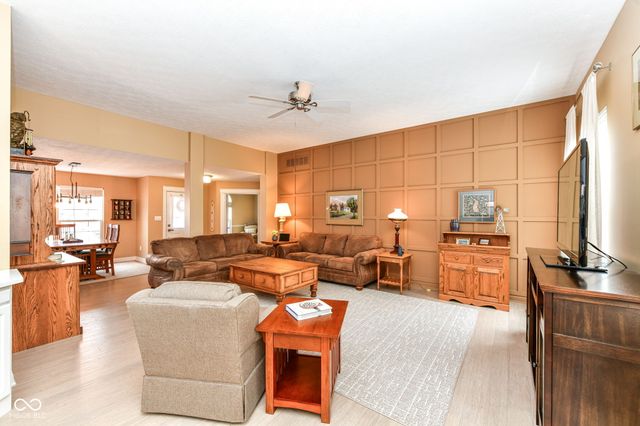 11319 Whitewater Way, Fishers, IN 46037