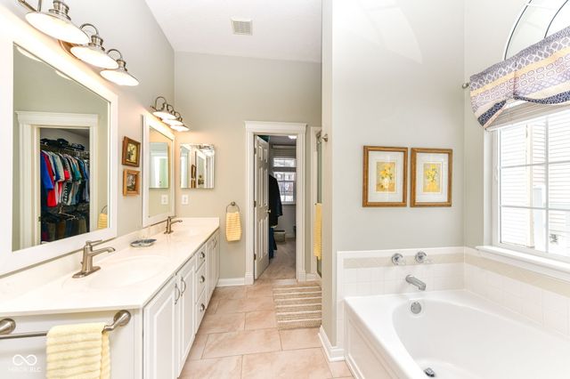 11319 Whitewater Way, Fishers, IN 46037