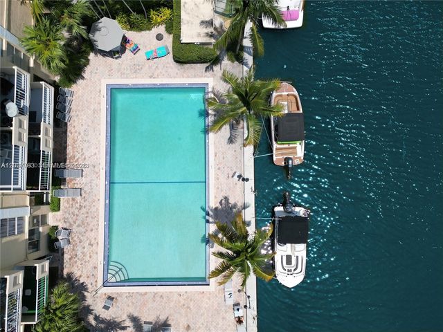2350 NE 135th St 403, North Miami, FL 33181