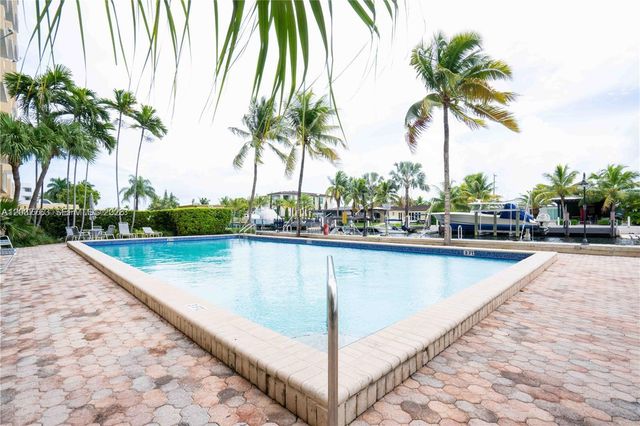 2350 NE 135th St 403, North Miami, FL 33181