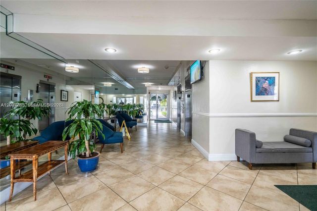 2350 NE 135th St 403, North Miami, FL 33181