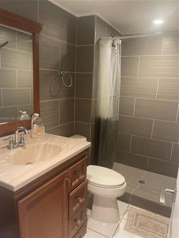 2350 NE 135th St 403, North Miami, FL 33181