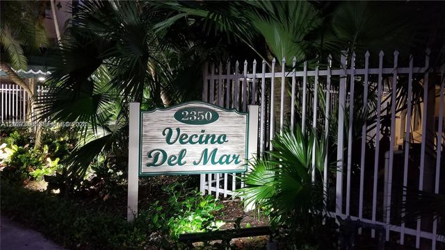 2350 NE 135th St 403, North Miami, FL 33181