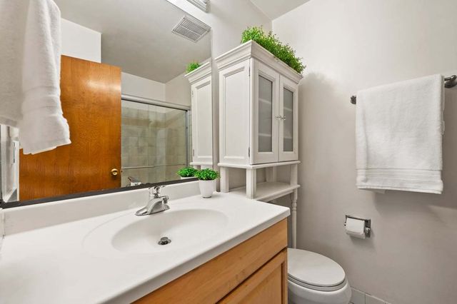 1311 S Finley Road 416, Lombard, IL 60148