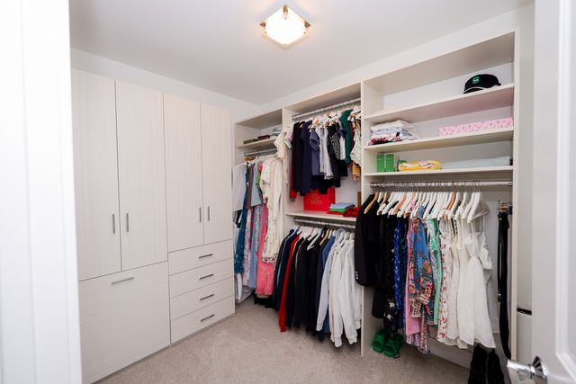 32 N Acacia Drive, Hawthorn Woods, IL 60047