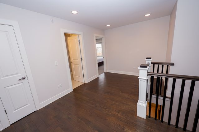 32 N Acacia Drive, Hawthorn Woods, IL 60047