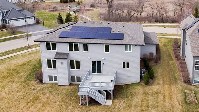 32 N Acacia Drive, Hawthorn Woods, IL 60047