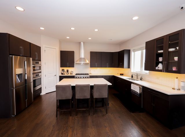 32 N Acacia Drive, Hawthorn Woods, IL 60047