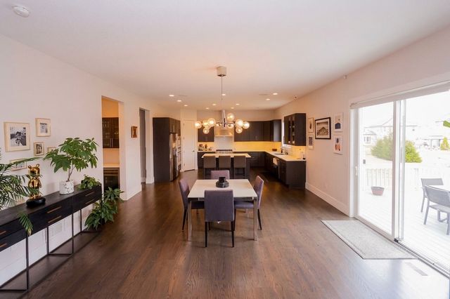 32 N Acacia Drive, Hawthorn Woods, IL 60047