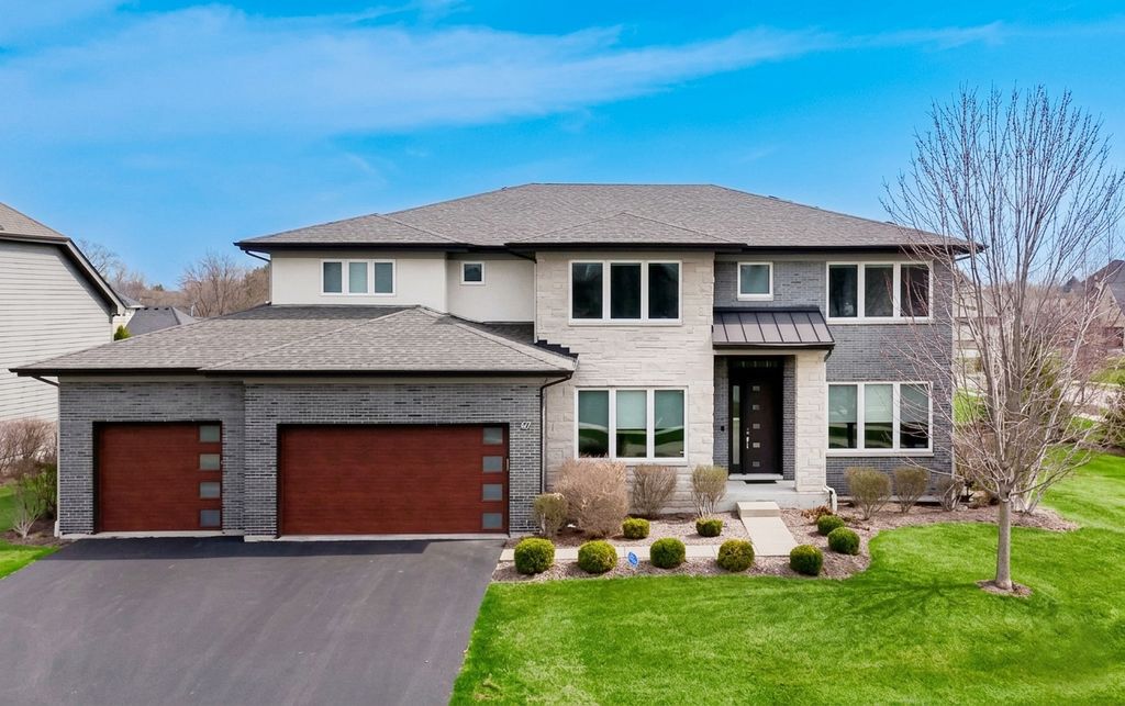 32 N Acacia Drive, Hawthorn Woods, IL 60047