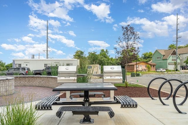 820 42nd Ave, N, Nashville, TN 37209