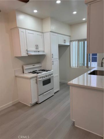 580 W Stocker Street 8, Glendale, CA 91202