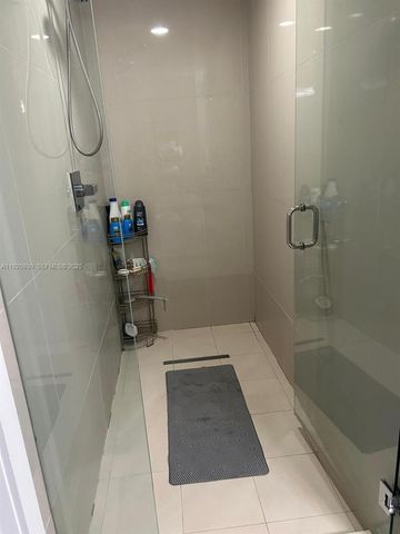 5252 NW 85th Ave 706, Doral, FL 33166