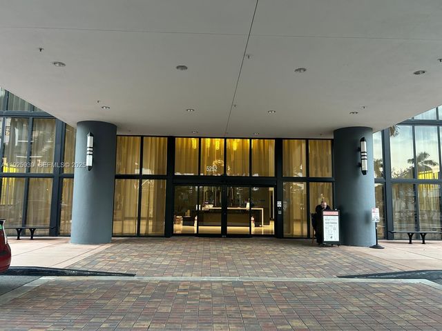 5252 NW 85th Ave 706, Doral, FL 33166