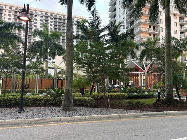 5252 NW 85th Ave 706, Doral, FL 33166