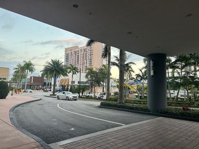 5252 NW 85th Ave 706, Doral, FL 33166