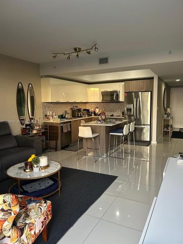 5252 NW 85th Ave 706, Doral, FL 33166