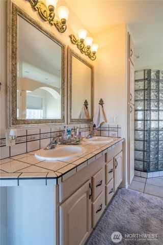 4560 Bluff Drive NE, Moses Lake, WA 98837